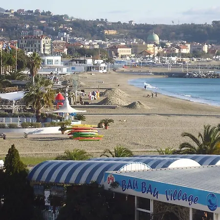 House By The Sea Apartman Albissola Marina