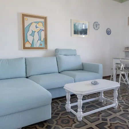 Apartman House By The Sea *